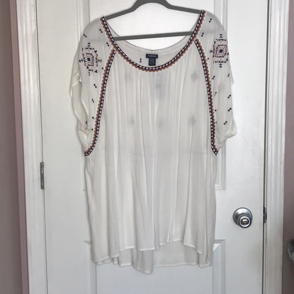 NWT Torrid Flowy Gauze Tribal Print Top